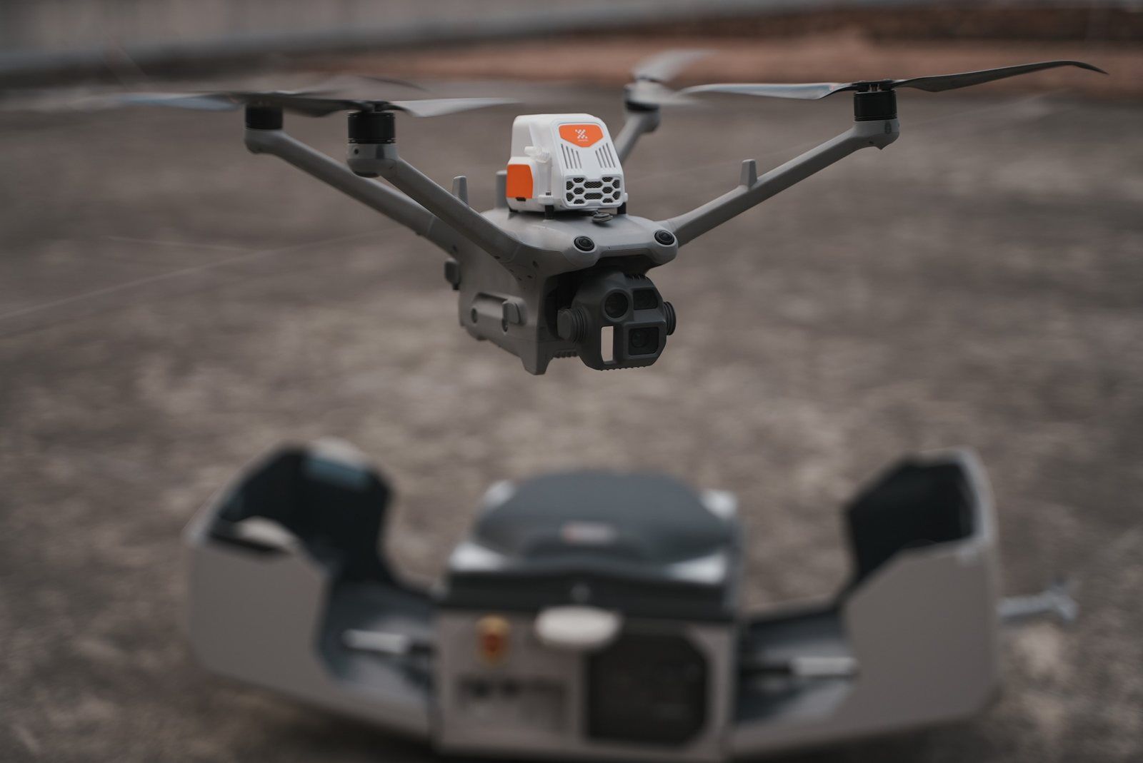 Sniffer4D Nano 2 Plus Methane on a DJI Matrice 4D in front of the DJI Dock 3