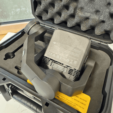 Appareil DJI dans une valise de transport