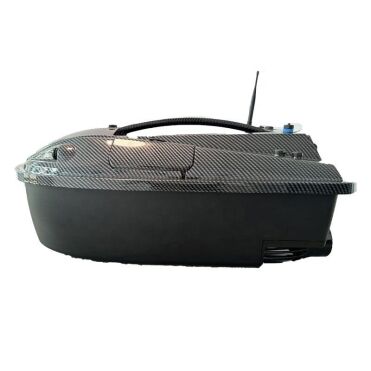 Bateau amorceur, vue arrière avec hélices