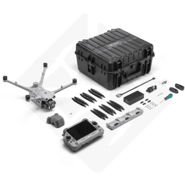 DJI Matrice 4D mit Fernbedienung, Akku, Propellern und Zubehör in einer Tragetasche.