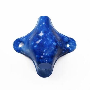 Canopée Betafpv de couleur bleue avec un motif étoilé, vue de face.