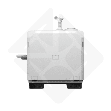 Station accueil DJI Dock 3 pour drones, design cubique moderne, sous ciel dégagé.