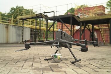 MetScan V1P sous un drone DJI, sur un site industriel
