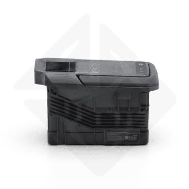Graue Batterie mit hoher Kapazität auf weißem Hintergrund.