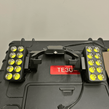 Éclairage LED robuste sur boîtier noir TE30.